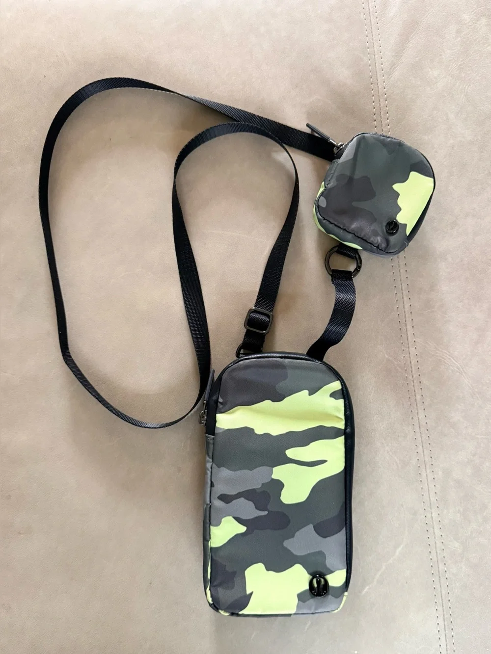 lululemon Phone Crossbody Heritage Camo Neo Mint Multi Adjustable Strap Travel